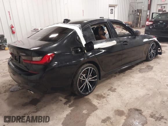 ✅ 2019 BMW 3 Series 330i • VIN: WBA5R1C57KAK11537 • Lot: 42320488. Listed on IAAI with Not provided. Free auction sales archive from the USA and detailed vehicle history report at DreamBid. Image 4.
