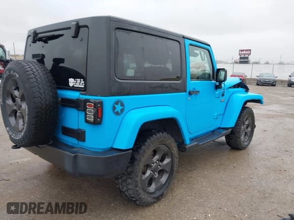 ✅ 2017 Jeep Wrangler Sport • VIN: 1C4AJWAG8HL586179 • Lot: 43737270. Wystawiony na IAAI z przebiegiem 224 767 mil. Bezpłatny archiwum sprzedaży aukcyjnych z USA i szczegółowy raport historii pojazdu na DreamBid. Zdjęcie 4.