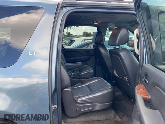 ✅ 2008 Chevrolet Suburban 3LT • VIN: 1GNFC16068R157786 • Лот: 43741637. Опубликован ранее на IAAI с пробегом 199 979 миль. Бесплатный доступ к архиву аукционных продаж из США и подробный отчёт об истории автомобиля на DreamBid. Изображение 8.