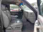 ✅ 2005 Chevrolet Silverado 1500 LS • VIN: 1GCEC19T95Z318749 • Lot: 42438829. Wystawiony na IAAI z przebiegiem 214 444 mil mil. Skorzystaj z bezpłatnego archiwum sprzedaży aukcyjnych z USA i zobacz szczegółowy raport historii pojazdu na DreamBid. Zdjęcie 5.