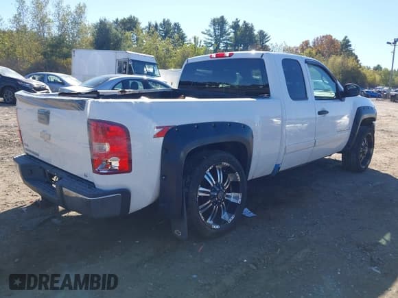✅ 2008 Chevrolet Silverado 1500 1LT • VIN: 2GCEK190281257847 • Lot: 43415377. Listed on IAAI with 228,320 mi. Free auction sales archive from the USA and detailed vehicle history report at DreamBid. Image 4.