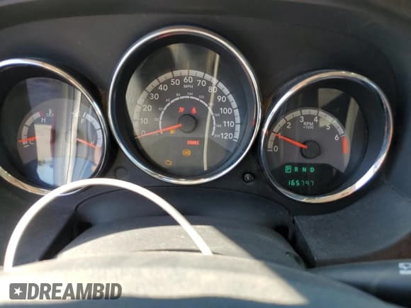 ✅ 2010 Dodge Caliber SXT • VIN: 1B3CB4HA5AD613982 • Лот: 76818044. Опубликован ранее на Copart с пробегом 165 797 миль. Бесплатный доступ к архиву аукционных продаж из США и подробный отчёт об истории автомобиля на DreamBid. Изображение 9.