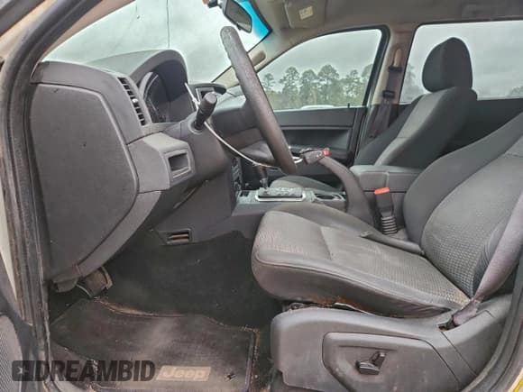 ✅ 2008 Jeep Grand Cherokee Laredo • VIN: 1J8GS48K38C154520 • Лот: 92757175. Опубликован ранее на Copart с пробегом 172 891 миль. Бесплатный доступ к архиву аукционных продаж из США и подробный отчёт об истории автомобиля на DreamBid. Изображение 7.