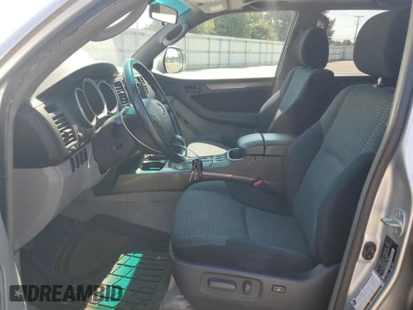 ✅ 2006 Toyota 4Runner SR5 • VIN: JTEZT14R468009108 • Лот: 71931315. Опубликован ранее на Copart с пробегом 113 224 миль. Бесплатный доступ к архиву аукционных продаж из США и подробный отчёт об истории автомобиля на DreamBid. Изображение 7.