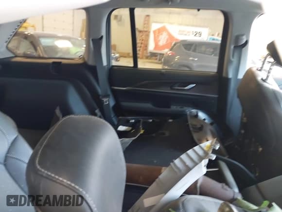 ✅ 2022 Jeep Grand Cherokee • VIN: 1C4RJYB63N8721023 • Lot: 42327185. Listed on IAAI with Not provided. Free auction sales archive from the USA and detailed vehicle history report at DreamBid. Image 8.