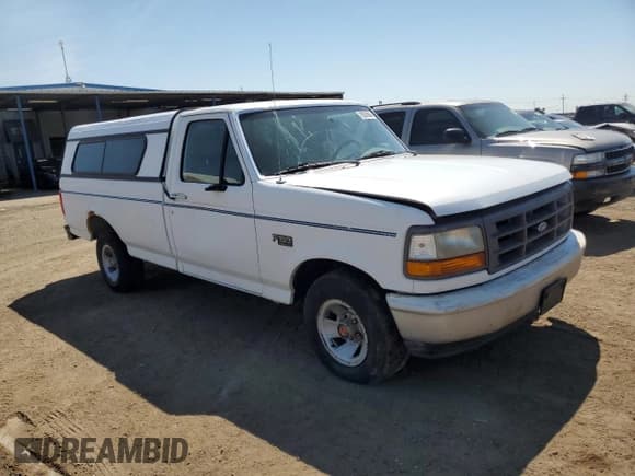 ✅ 1992 Ford F-150 • VIN: 1FTDF15Y6NNA72948 • Lot: 70535984. Wystawiony na Copart z przebiegiem Nie podano. Bezpłatny archiwum sprzedaży aukcyjnych z USA i szczegółowy raport historii pojazdu na DreamBid. Zdjęcie 4.
