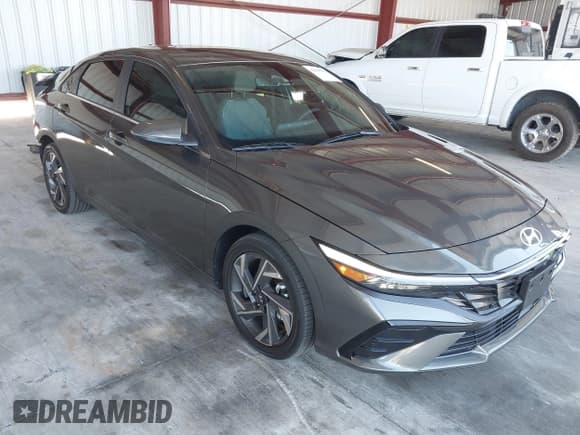 ✅ 2025 Hyundai Elantra Limited • VIN: KMHLN4DJ3SU133402 • Лот: 43040763. Опубликован ранее на IAAI с пробегом 1 677 миль. Бесплатный доступ к архиву аукционных продаж из США и подробный отчёт об истории автомобиля на DreamBid. Изображение 1.