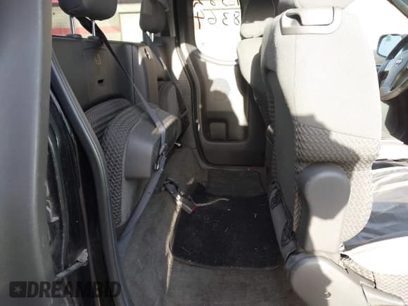 ✅ 2005 Nissan Frontier SE • VIN: 1N6AD06W35C431388 • Lot: 43828364. Wystawiony na IAAI z przebiegiem 212 032 mil. Bezpłatny archiwum sprzedaży aukcyjnych z USA i szczegółowy raport historii pojazdu na DreamBid. Zdjęcie 8.