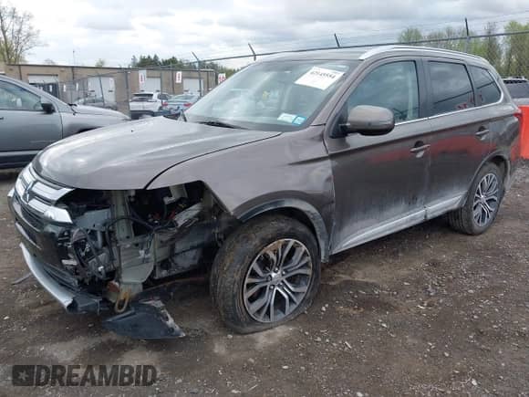 2017 Mitsubishi Outlander SE с VIN JA4AZ3A35HZ070275, выставлен на аукционе IAAI как лот 42145554 с пробегом 47 335 миль миль и . История ставок и продаж доступна на DreamBid. Изображение 2.