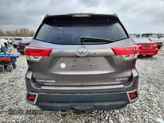 ✅ 2018 Toyota Highlander SE • VIN: 5TDJZRFHXJS534357 • Lot: 92061105. Listed on Copart with 122,063 mi. Free auction sales archive from the USA and detailed vehicle history report at DreamBid. Image 6.