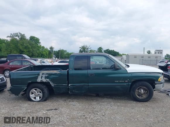 ✅ 2001 Dodge 1500 • VIN: 3B7HC13Z01G782338 • Lot: 42758085. Listed on IAAI with 116,810 mi. Free auction sales archive from the USA and detailed vehicle history report at DreamBid. Image 14.