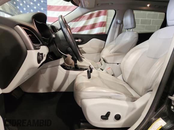 ✅ 2021 Jeep Cherokee Latitude Lux • VIN: 1C4PJMMX8MD110626 • Lot: 92997695. Listed on Copart with 120,011 mi. Free auction sales archive from the USA and detailed vehicle history report at DreamBid. Image 7.