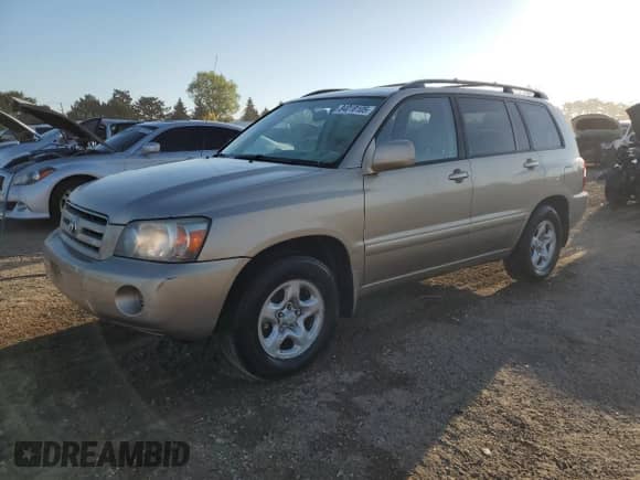 2004 Toyota Highlander с VIN JTEDD21A240080427, выставлен на аукционе Copart как лот 84010105 с пробегом 85 742 миль миль и Списание • Salvage title. История ставок и продаж доступна на DreamBid. Изображение 1.