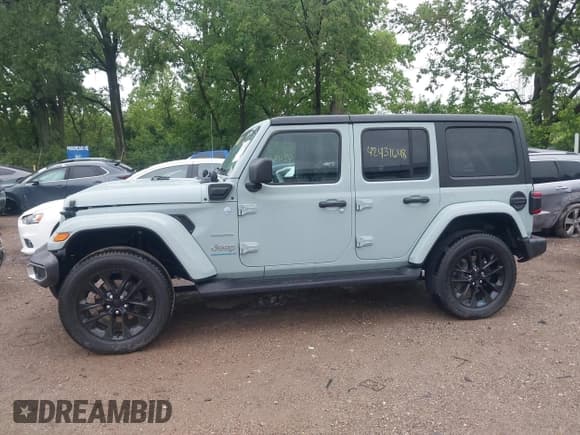 ✅ 2023 Jeep Wrangler Sahara • VIN: 1C4JJXP67PW604835 • Lot: 42431648. Listed on IAAI with 15,209 mi. Free auction sales archive from the USA and detailed vehicle history report at DreamBid. Image 14.