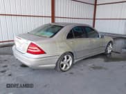 ✅ 2005 Mercedes-Benz C 230 Kompressor • VIN: WDBRF40J85F667729 • Lot: 42915404. Wystawiony na IAAI z przebiegiem 165 565 mil. Bezpłatny archiwum sprzedaży aukcyjnych z USA i szczegółowy raport historii pojazdu na DreamBid. Zdjęcie 4.