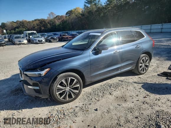 ✅ 2022 Volvo XC60 Momentum • VIN: YV4L12RK9N1952181 • Лот: 92123285. Опубликован ранее на Copart с пробегом 47 605 миль. Бесплатный доступ к архиву аукционных продаж из США и подробный отчёт об истории автомобиля на DreamBid. Изображение 1.