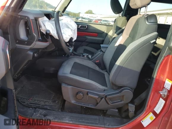 ✅ 2021 Ford Bronco • VIN: 1FMDE5CP4MLA64180 • Лот: 73194854. Опубликован ранее на Copart с пробегом 54 227 миль. Бесплатный доступ к архиву аукционных продаж из США и подробный отчёт об истории автомобиля на DreamBid. Изображение 7.