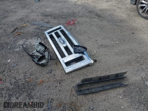 ✅ 2013 Ford Econoline Passenger XL • VIN: 1FBSS3BL8DDA27168 • Лот: 42547787. Опубликован ранее на IAAI с пробегом 212 493 миль. Бесплатный доступ к архиву аукционных продаж из США и подробный отчёт об истории автомобиля на DreamBid. Изображение 12.