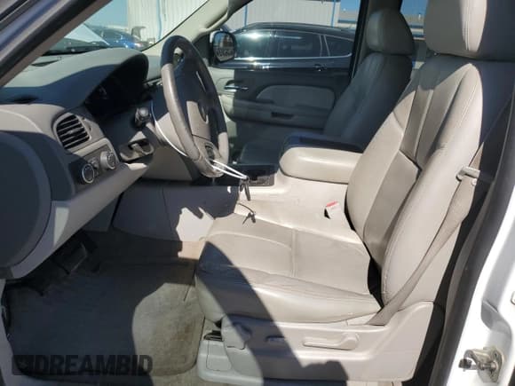 ✅ 2009 Chevrolet Suburban 1LT • VIN: 1GNFK263X9R238097 • Lot: 76802454. Wystawiony na Copart z przebiegiem 235 161 mil. Bezpłatny archiwum sprzedaży aukcyjnych z USA i szczegółowy raport historii pojazdu na DreamBid. Zdjęcie 7.