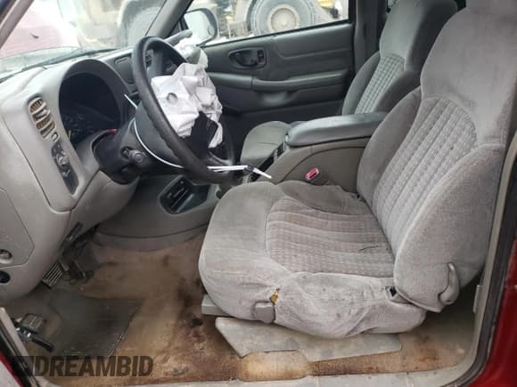 ✅ 1999 Chevrolet S-10 LS • VIN: 1GCCS19X8XK194305 • Лот: 44402555. Опубликован ранее на Copart с пробегом 225 946 миль. Бесплатный доступ к архиву аукционных продаж из США и подробный отчёт об истории автомобиля на DreamBid. Изображение 7.