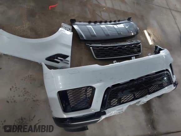 ✅ 2020 Land Rover Range Rover Sport • VIN: SALWR2RY0LA705005 • Lot: 43430101. Wystawiony na IAAI z przebiegiem 40 619 mil. Bezpłatny archiwum sprzedaży aukcyjnych z USA i szczegółowy raport historii pojazdu na DreamBid. Zdjęcie 12.