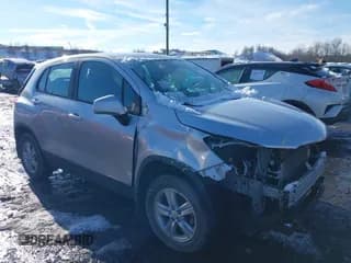 ✅ 2018 Chevrolet Trax LS • VIN: KL7CJNSB7JB551180 • Лот: 43823477. Опубликован ранее на IAAI с пробегом 57 938 миль. Бесплатный доступ к архиву аукционных продаж из США и подробный отчёт об истории автомобиля на DreamBid. Изображение 1.