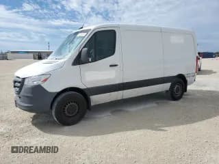 ✅ 2021 Mercedes-Benz Sprinter Cargo • VIN: W1Y70BGY1MT061122 • Lot: 45013915. Wystawiony na Copart z przebiegiem 58 631 mil. Bezpłatny archiwum sprzedaży aukcyjnych z USA i szczegółowy raport historii pojazdu na DreamBid. Zdjęcie 1.