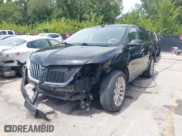 ✅ 2015 Lincoln MKX • VIN: 2LMDJ8JK1FBL31075 • Lot: 40122706. Listed on IAAI with 247,778 mi. Free auction sales archive from the USA and detailed vehicle history report at DreamBid. Image 17.