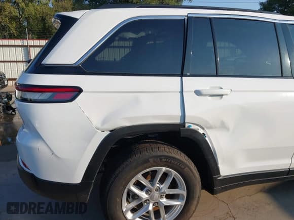 ✅ 2025 Jeep Grand Cherokee Laredo • VIN: 1C4RJHAG6SC306653 • Lot: 43183120. Listed on IAAI with 595 mi. Free auction sales archive from the USA and detailed vehicle history report at DreamBid. Image 20.