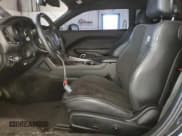 ✅ 2017 Dodge Challenger T/A 392 • VIN: 2C3CDZFJ3HH618009 • Lot: 60612944. Wystawiony na Copart z przebiegiem 24 289 mil. Bezpłatny archiwum sprzedaży aukcyjnych z USA i szczegółowy raport historii pojazdu na DreamBid. Zdjęcie 7.