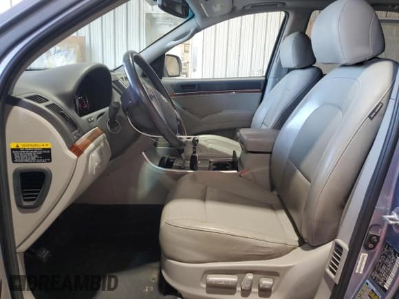 ✅ 2008 Hyundai Veracruz GLS • VIN: KM8NU73C48U045239 • Lot: 86294995. Listed on Copart with 145,850 mi. Free auction sales archive from the USA and detailed vehicle history report at DreamBid. Image 7.