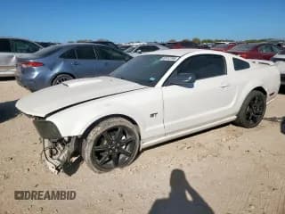 ✅ 2008 Ford Mustang GT Deluxe • VIN: 1ZVHT82H785199149 • Лот: 92412795. Опубликован ранее на Copart с пробегом 137 519 миль. Бесплатный доступ к архиву аукционных продаж из США и подробный отчёт об истории автомобиля на DreamBid. Изображение 1.
