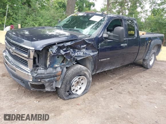 ✅ 2008 Chevrolet Silverado 2500HD Work Truck • VIN: 1GCHC29K08E144222 • Lot: 42519288. Wystawiony na IAAI z przebiegiem 186 271 mil. Bezpłatny archiwum sprzedaży aukcyjnych z USA i szczegółowy raport historii pojazdu na DreamBid. Zdjęcie 2.