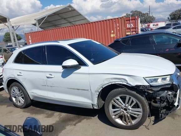 ✅ 2019 Audi Q5 Prestige • VIN: WA1CNAFY3K2095611 • Lot: 43273000. Wystawiony na IAAI z przebiegiem 81 194 mil. Bezpłatny archiwum sprzedaży aukcyjnych z USA i szczegółowy raport historii pojazdu na DreamBid. Zdjęcie 13.