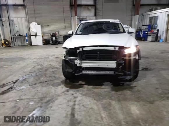 ✅ 2019 Jaguar F-Pace 25t • VIN: SADCS2FX9KA602971 • Lot: 59346405. Listed on Copart with 105,280 mi. Free auction sales archive from the USA and detailed vehicle history report at DreamBid. Image 14.