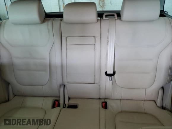 ✅ 2011 Volkswagen Touareg • VIN: WVGFG9BP1BD005350 • Лот: 58558055. Опубликован ранее на Copart с пробегом 137 982 миль. Бесплатный доступ к архиву аукционных продаж из США и подробный отчёт об истории автомобиля на DreamBid. Изображение 10.