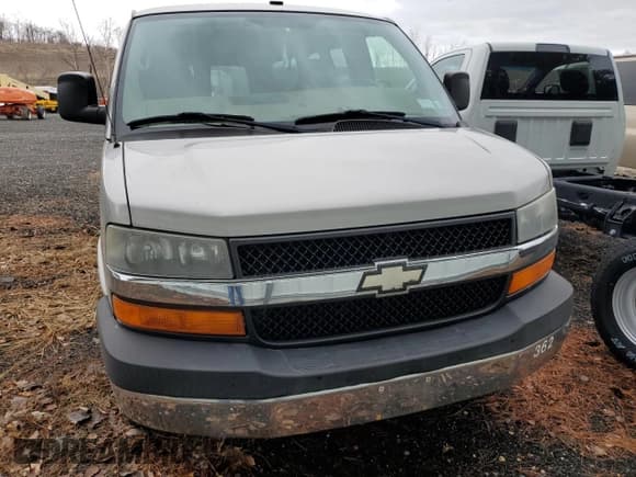 ✅ 2008 Chevrolet Express Passenger • VIN: 1GAHG39K781130764 • Lot: 46990255. Listed on Copart with 68,470 mi. Free auction sales archive from the USA and detailed vehicle history report at DreamBid. Image 5.
