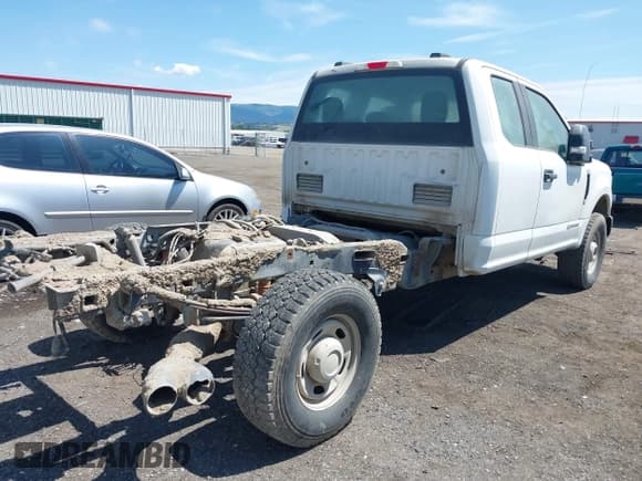 ✅ 2020 Ford F-250 XL • VIN: 1FT7X2BT2LEC53597 • Лот: 42404660. Опубликован ранее на IAAI с пробегом 94 425 миль. Бесплатный доступ к архиву аукционных продаж из США и подробный отчёт об истории автомобиля на DreamBid. Изображение 4.