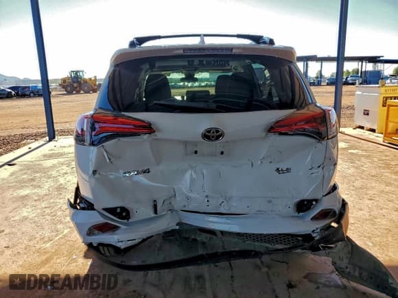 ✅ 2018 Toyota RAV4 XLE • VIN: JTMWFREV4JD133534 • Lot: 94262495. Listed on Copart with 48,439 mi. Free auction sales archive from the USA and detailed vehicle history report at DreamBid. Image 6.