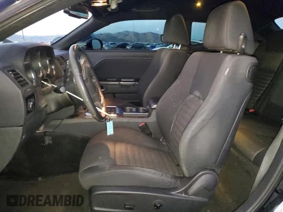 ✅ 2012 Dodge Challenger SXT • VIN: 2C3CDYAG9CH268285 • Lot: 82050394. Wystawiony na Copart z przebiegiem 105 141 mil. Bezpłatny archiwum sprzedaży aukcyjnych z USA i szczegółowy raport historii pojazdu na DreamBid. Zdjęcie 7.