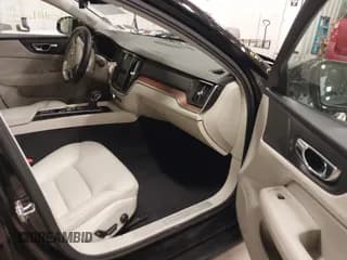 ✅ 2019 Volvo S60 Momentum • VIN: 7JRA22TK7KG004078 • Lot: 43601181. Wystawiony na IAAI z przebiegiem 57 402 mil. Bezpłatny archiwum sprzedaży aukcyjnych z USA i szczegółowy raport historii pojazdu na DreamBid. Zdjęcie 5.