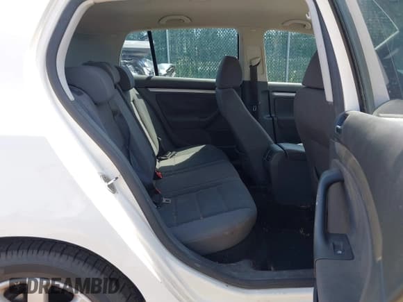 ✅ 2008 Volkswagen Rabbit S • VIN: WVWDB71KX8W336090 • Lot: 43072431. Listed on IAAI with 159,021 mi. Free auction sales archive from the USA and detailed vehicle history report at DreamBid. Image 8.