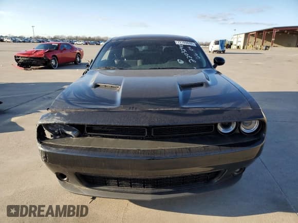 ✅ 2020 Dodge Challenger SXT • VIN: 2C3CDZAG4LH179679 • Lot: 72189692. Wystawiony na Copart z przebiegiem 25 380 mil. Bezpłatny archiwum sprzedaży aukcyjnych z USA i szczegółowy raport historii pojazdu na DreamBid. Zdjęcie 5.