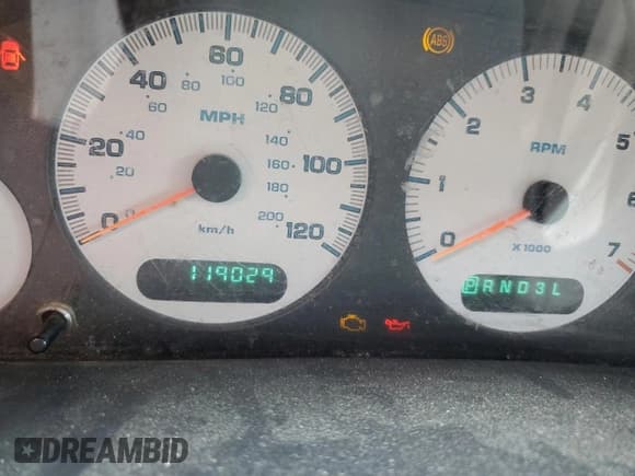 ✅ 2003 Dodge Caravan Sport • VIN: 1D4GP44313B137286 • Lot: 67667285. Listed on Copart with 119,029 mi. Free auction sales archive from the USA and detailed vehicle history report at DreamBid. Image 9.