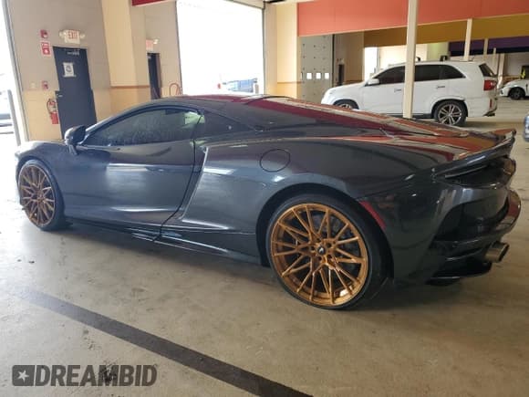 ✅ 2023 McLaren GT • VIN: SBM22GCAXPW002692 • Lot: 41496504. Wystawiony na Copart z przebiegiem Nie podano. Bezpłatny archiwum sprzedaży aukcyjnych z USA i szczegółowy raport historii pojazdu na DreamBid. Zdjęcie 2.