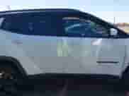 2020 Jeep Compass Latitude с VIN 3C4NJDBBXLT203932, выставлен на аукционе IAAI как лот 41830978 с пробегом 49 421 миль миль и . История ставок и продаж доступна на DreamBid. Изображение 13.