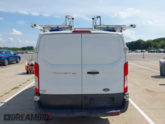 ✅ 2016 Ford Transit Cargo • VIN: 1FTYE1YMXGKB44381 • Lot: 42931674. Listed on IAAI with 208,909 mi. Free auction sales archive from the USA and detailed vehicle history report at DreamBid. Image 17.