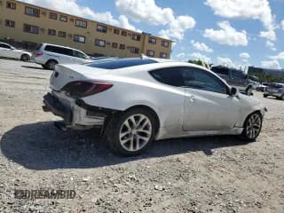 ✅ 2013 Hyundai Genesis Coupe 2.0T • VIN: KMHHT6KD8DU090246 • Lot: 68540855. Wystawiony na Copart z przebiegiem 216 115 mil. Bezpłatny archiwum sprzedaży aukcyjnych z USA i szczegółowy raport historii pojazdu na DreamBid. Zdjęcie 3.