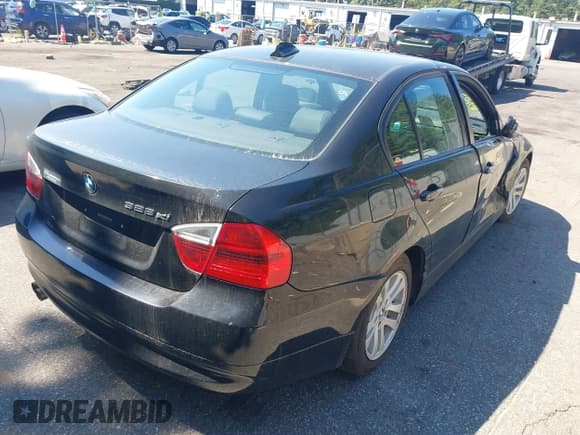 ✅ 2007 BMW 3 Series 328xi • VIN: WBAVC93557KX61238 • Lot: 40251584. Listed on IAAI with 133,587 mi. Free auction sales archive from the USA and detailed vehicle history report at DreamBid. Image 4.