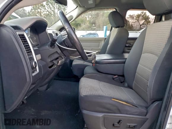 ✅ 2011 Ram 1500 ST • VIN: 1D7RB1GP2BS563560 • Lot: 93933745. Wystawiony na Copart z przebiegiem 214 960 mil. Bezpłatny archiwum sprzedaży aukcyjnych z USA i szczegółowy raport historii pojazdu na DreamBid. Zdjęcie 7.